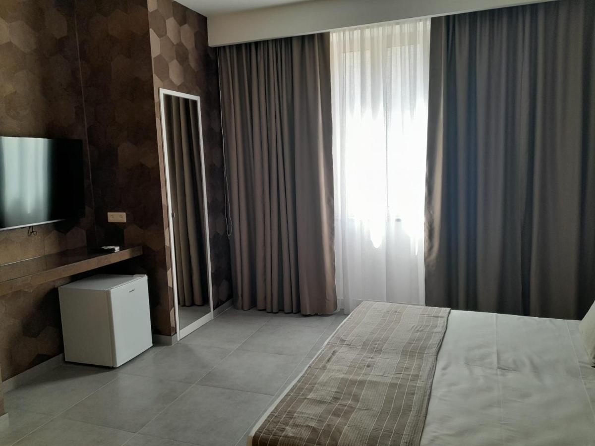 Baaria House Hotel Barcellona-Pozzo di Gotto Ngoại thất bức ảnh