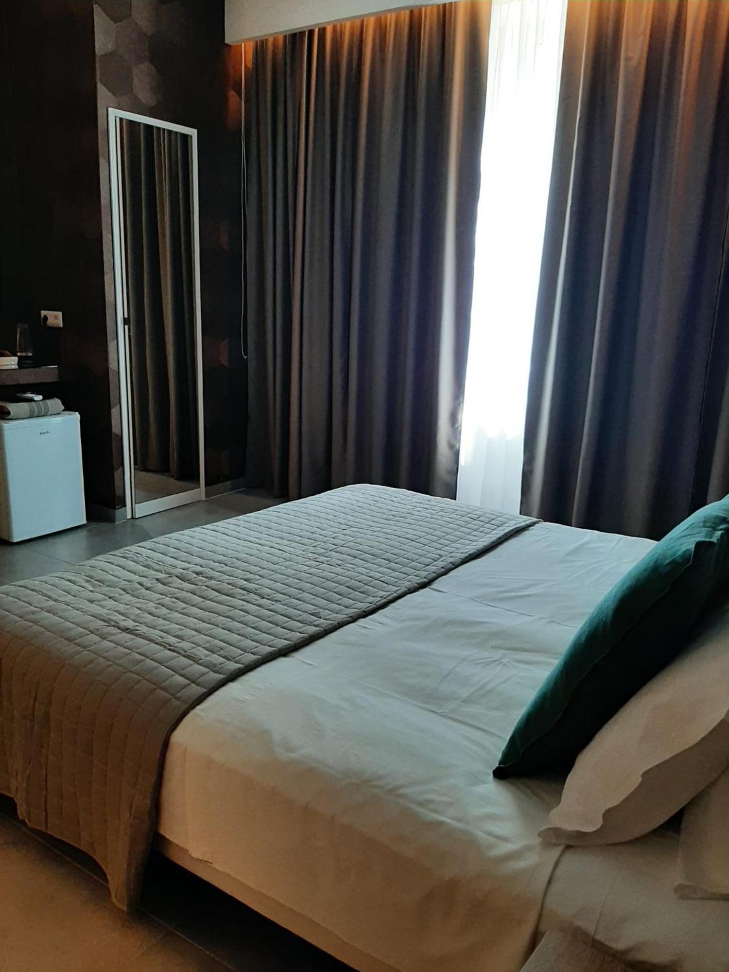 Baaria House Hotel Barcellona-Pozzo di Gotto Ngoại thất bức ảnh