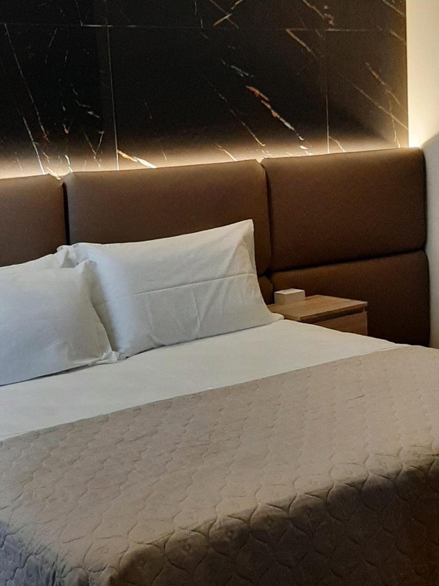Baaria House Hotel Barcellona-Pozzo di Gotto Ngoại thất bức ảnh