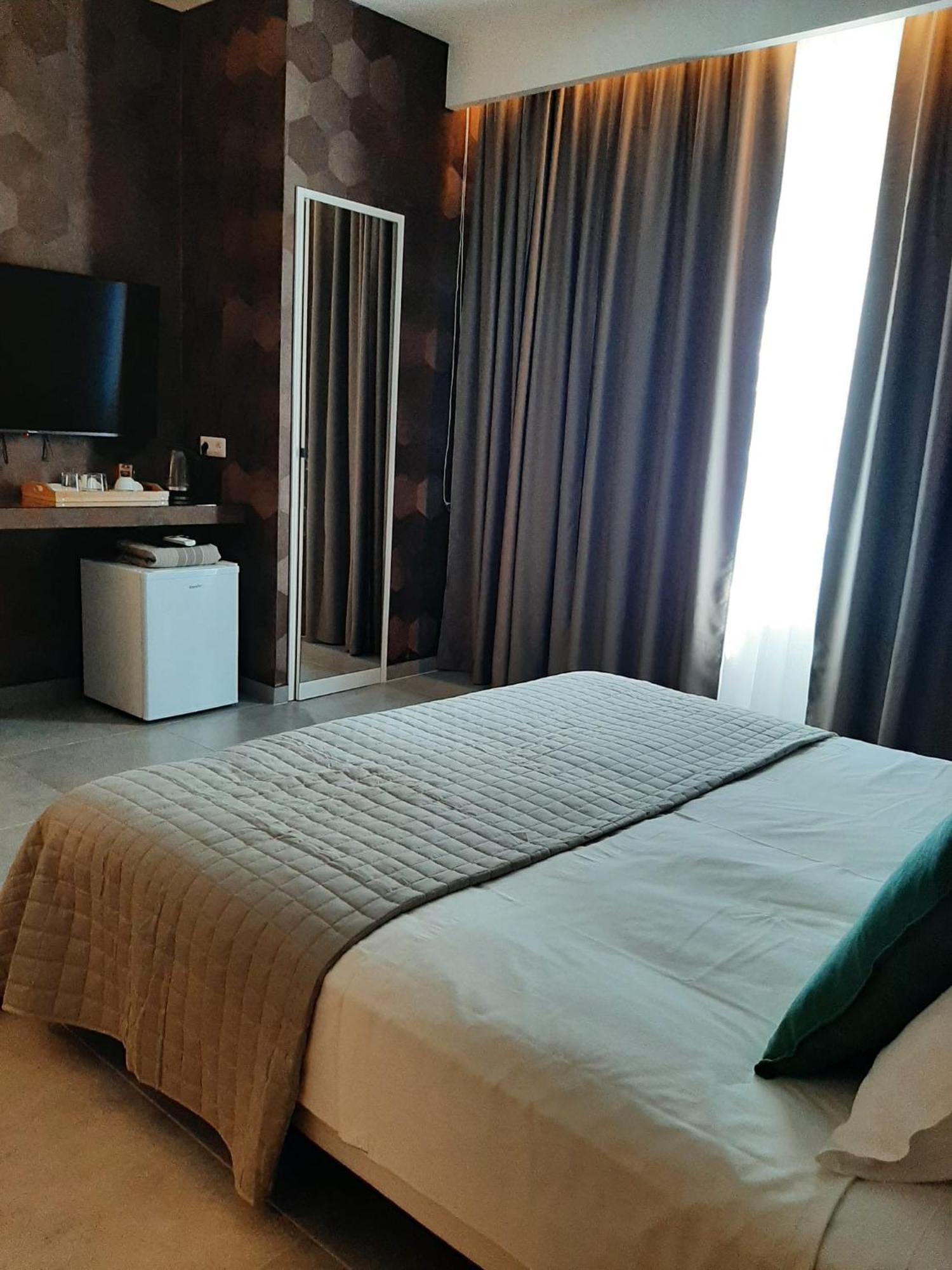 Baaria House Hotel Barcellona-Pozzo di Gotto Ngoại thất bức ảnh