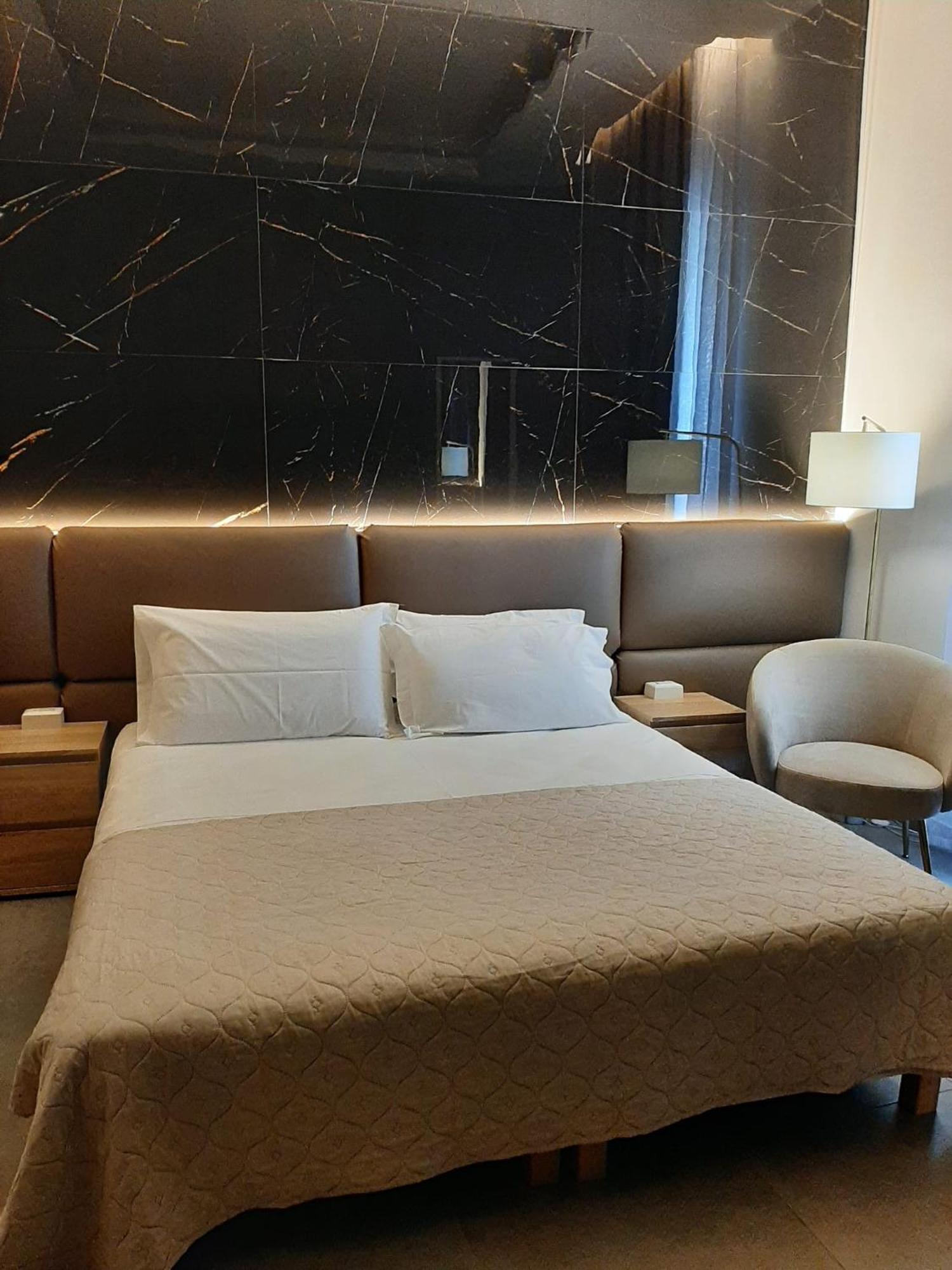 Baaria House Hotel Barcellona-Pozzo di Gotto Ngoại thất bức ảnh