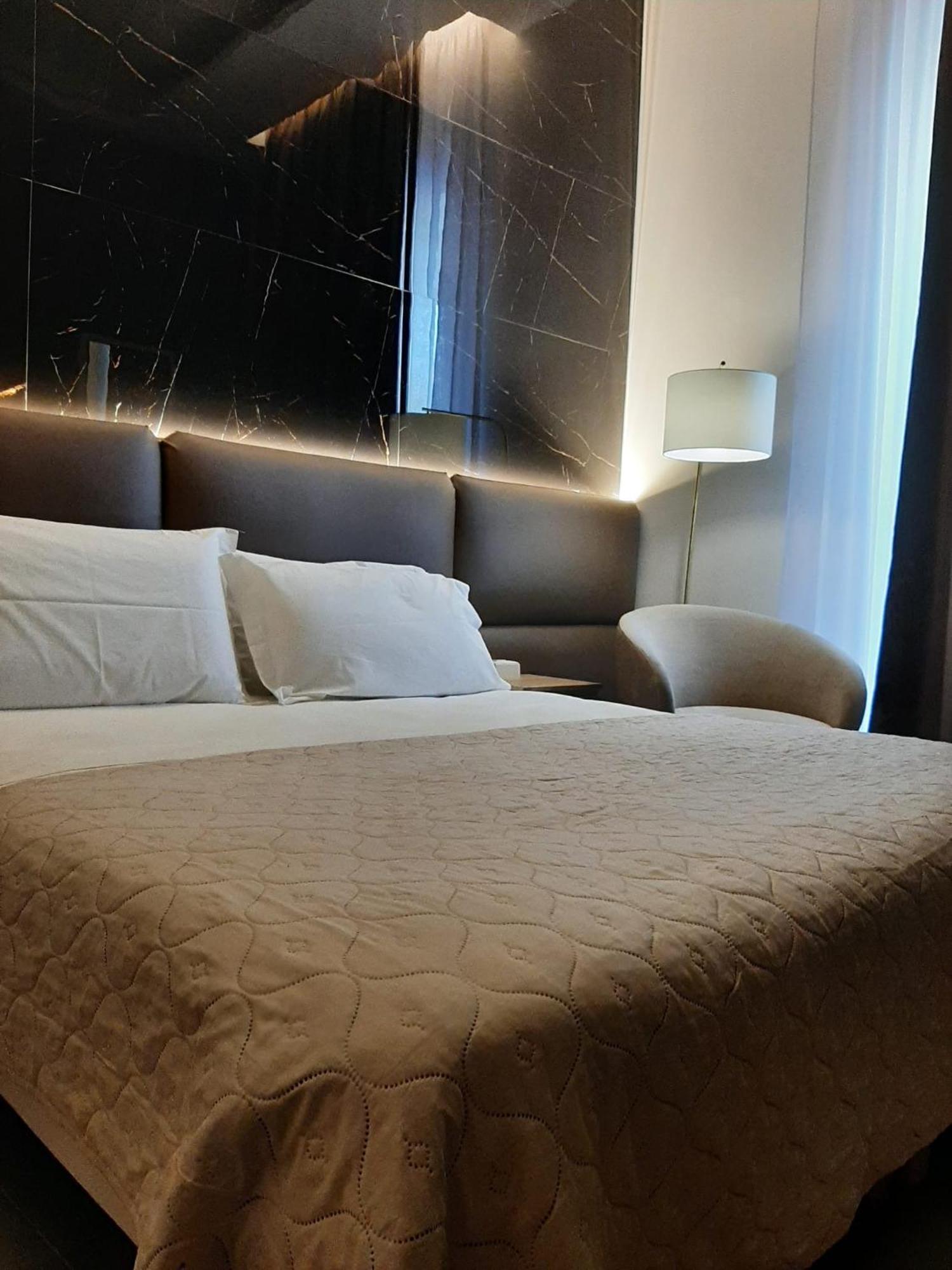 Baaria House Hotel Barcellona-Pozzo di Gotto Ngoại thất bức ảnh